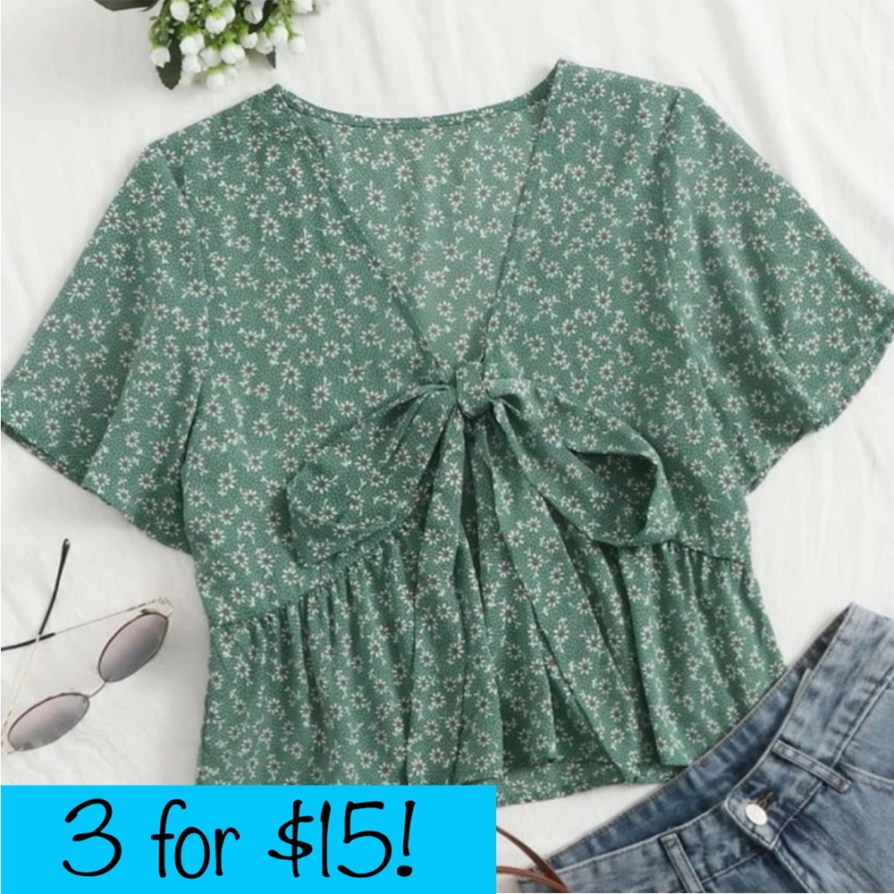 Shein Knot Front Ditsy Floral Ruffle Hem Blouse Green Small